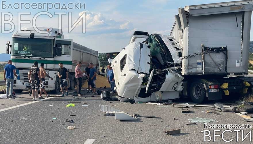 Ад на АМ „Струма“: Катастрофа между камиони спря трафика